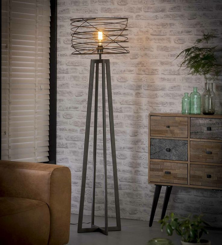 آباژور_ایستاده