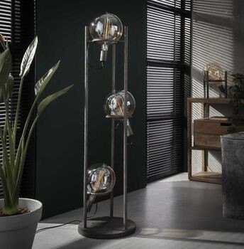 آباژورایستاده