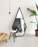 قاب آینه قدی با طراحی هندسی