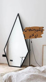 قاب آینه قدی با طراحی هندسی